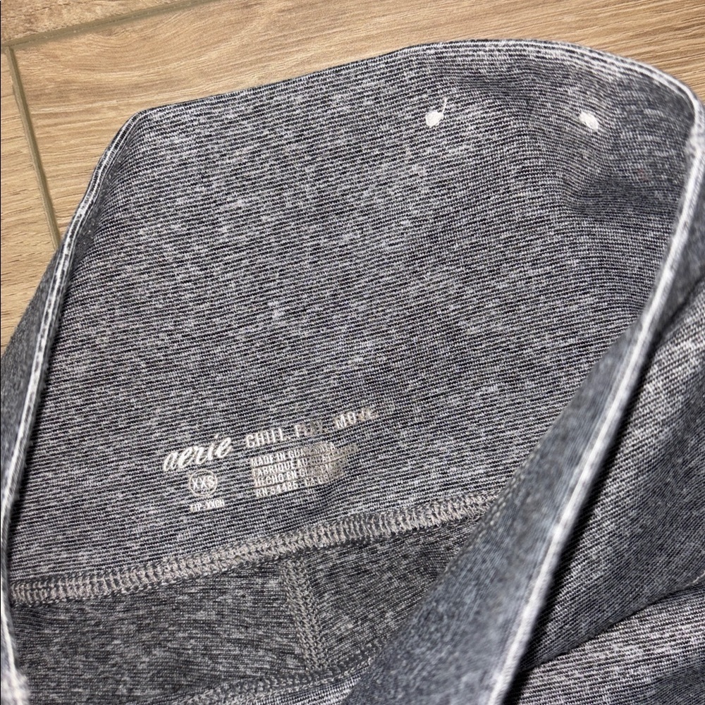 NWOT Aerie Gray and White High-Waisted Leggings Size xxsmall - Picture 5 of 5